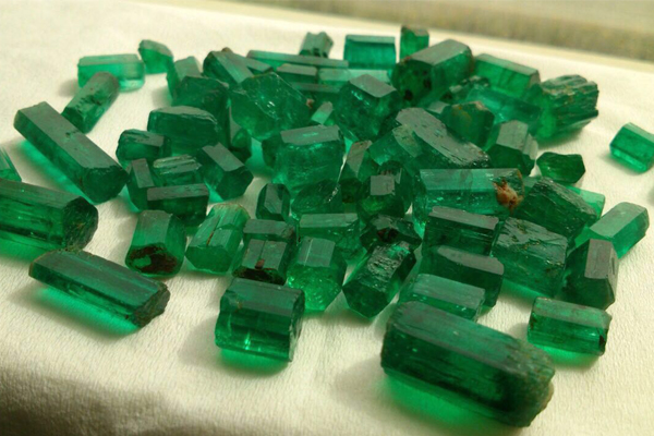 Emerald thô Colombia